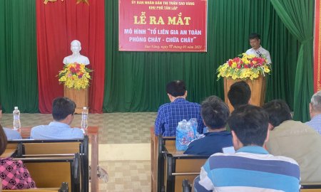 Thị trấn Sao Vàng: Lễ ra mắt mô hình "Tổ liên gia an toàn PCCC" tại khu phố Tân Lập 