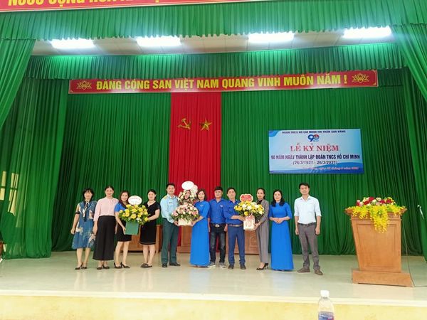 https://scontent.fhan3-1.fna.fbcdn.net/v/t1.0-0/s600x600/165062962_1228667840904864_172305665601548654_n.jpg?_nc_cat=105&ccb=1-3&_nc_sid=8bfeb9&_nc_ohc=7-Qh_kJ3KpkAX-NOfgD&_nc_ht=scontent.fhan3-1.fna&tp=7&oh=b612188233f791f29cbecb025501e3d6&oe=60867155