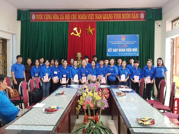 https://scontent.fhan3-2.fna.fbcdn.net/v/t1.0-0/s600x600/164819836_1228970200874628_3998086599043989611_n.jpg?_nc_cat=100&ccb=1-3&_nc_sid=8bfeb9&_nc_ohc=KXeZq41YkLAAX_pTM3d&_nc_ht=scontent.fhan3-2.fna&tp=7&oh=ac8d2957cf88cefef5364b0545973cac&oe=60878BC4