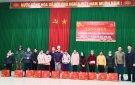 CẢNG HÀNG KHÔNG THỌ XUÂN VÀ CÔNG TY TNHH NNCNC Richfamr: TRAO QUÀ TẾT CHO CÁC GIA ĐÌNH HỘ NGHÈO TRÊN ĐỊA BÀN THỊ TRẤN SAO VÀNG.