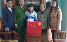 MTTQ THỊ TRẤN PHỐI HỢP VỚI CÔNG AN THỊ TRẤN TẶNG QUÀ CHO CÁC CHÁU CÓ HOÀN CẢNH ĐẶC BIỆT NHÂN DỊP TẾT NGUYÊN ĐÁN GIÁP THÌN 2024