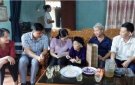 CƠ QUAN UBND HUYỆN THỌ XUÂN: THĂM, TẶNG QUÀ MẸ VIỆT NAM ANH HÙNG TẠI XÃ XUÂN BÁI VÀ THỊ TRẤN SAO VÀNG